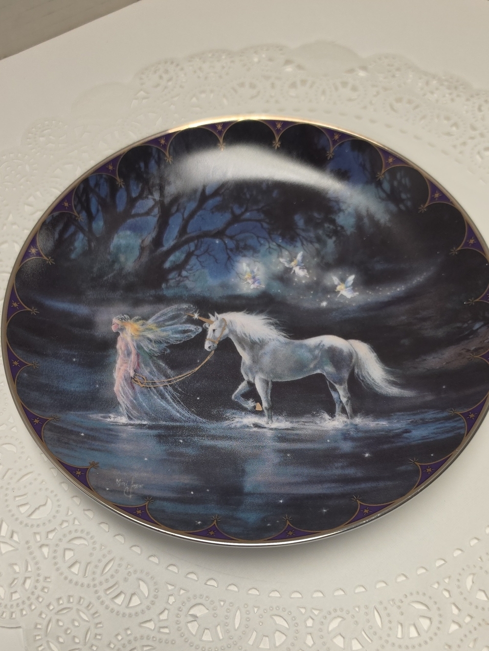 The Bradford Exchange White Collector Plate - Trails of Starlight